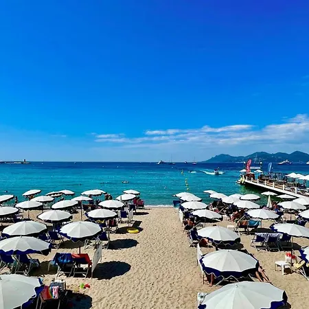 Comfortable Near The Beaches Apartment *