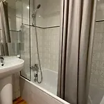Comfortable Near The Beaches كان